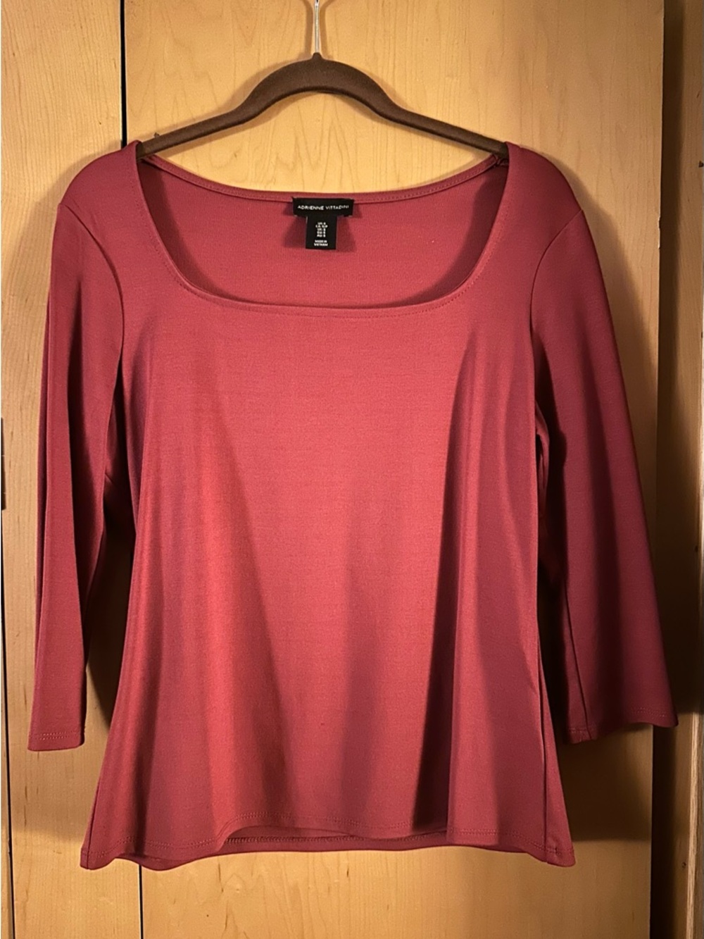 Adrienne Vittadini Cranberry Red Square Neck 3/4 Sleeve Rayon Knit Top - Size S